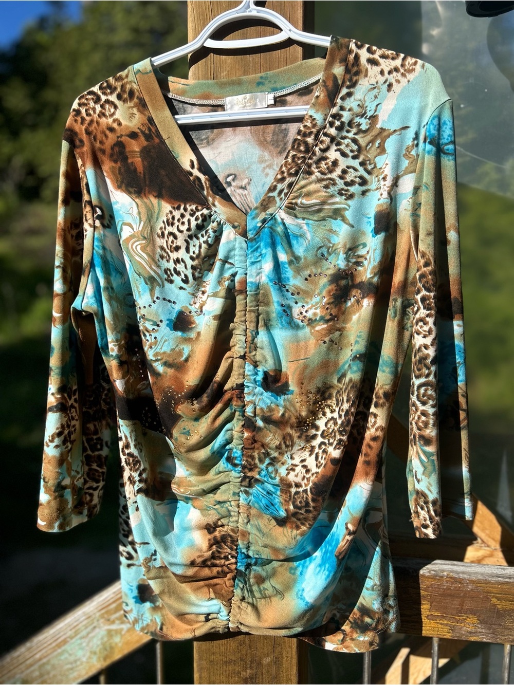 Red Coral Ruched V-Neck Long Sleeve Top • Large
